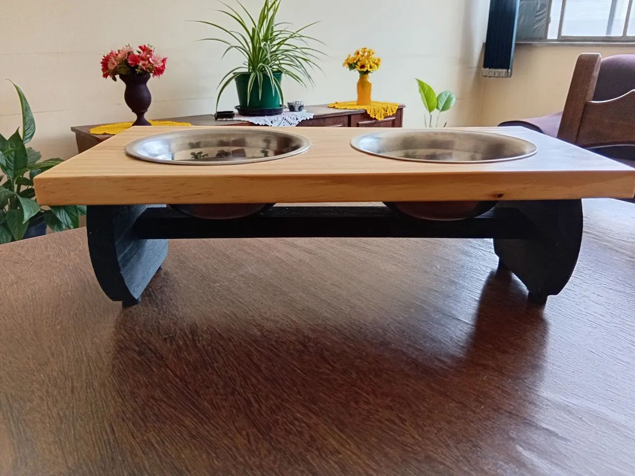 Comedouro duplo elevado, praticamente novo - Foto 2