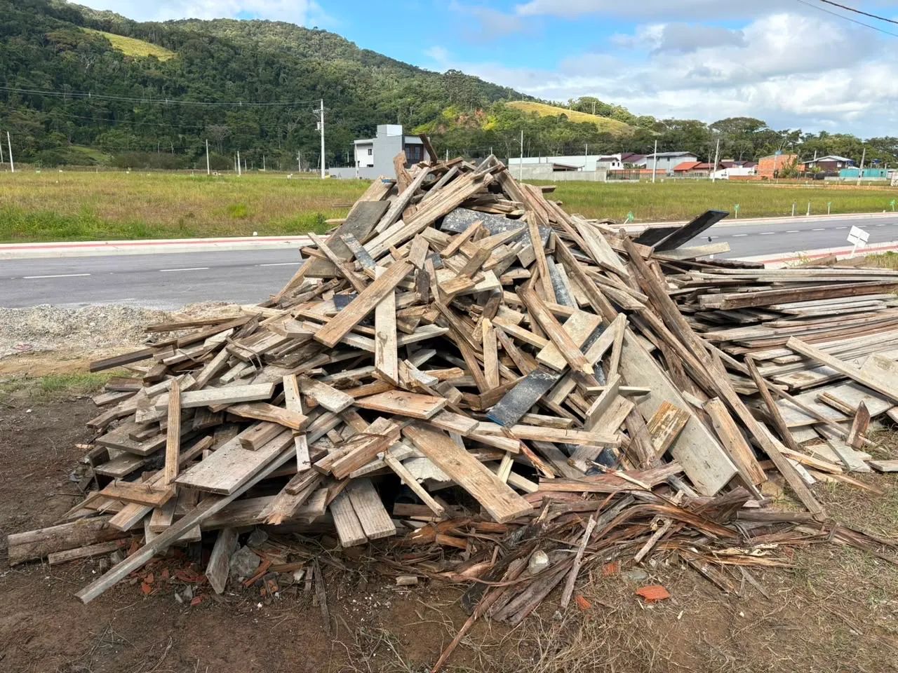 Doação de lenhas - Foto 2
