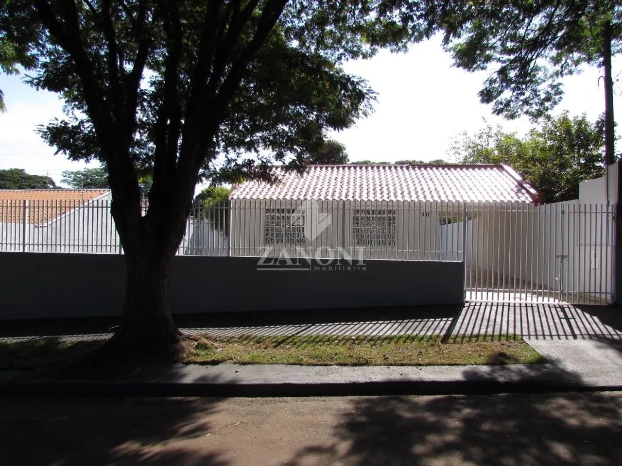 Locação de Casas / Padrão na cidade de Maringá