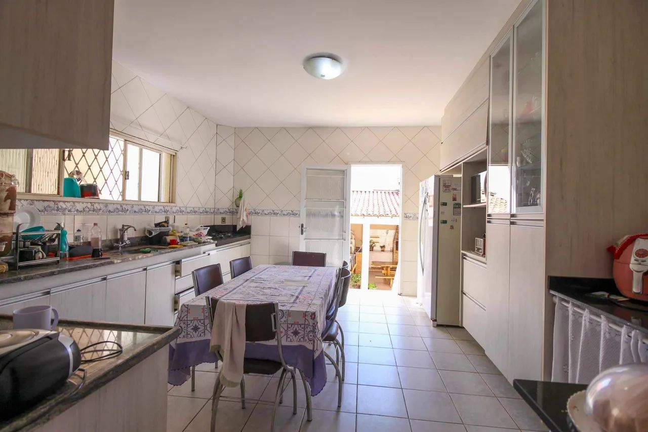 Casa, 5 quartos, 1 suite, 5 vagas - Foto 5