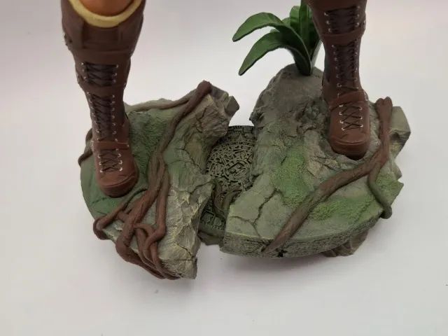 Estátua Lara Croft 1/5 (35CM) - Foto 4