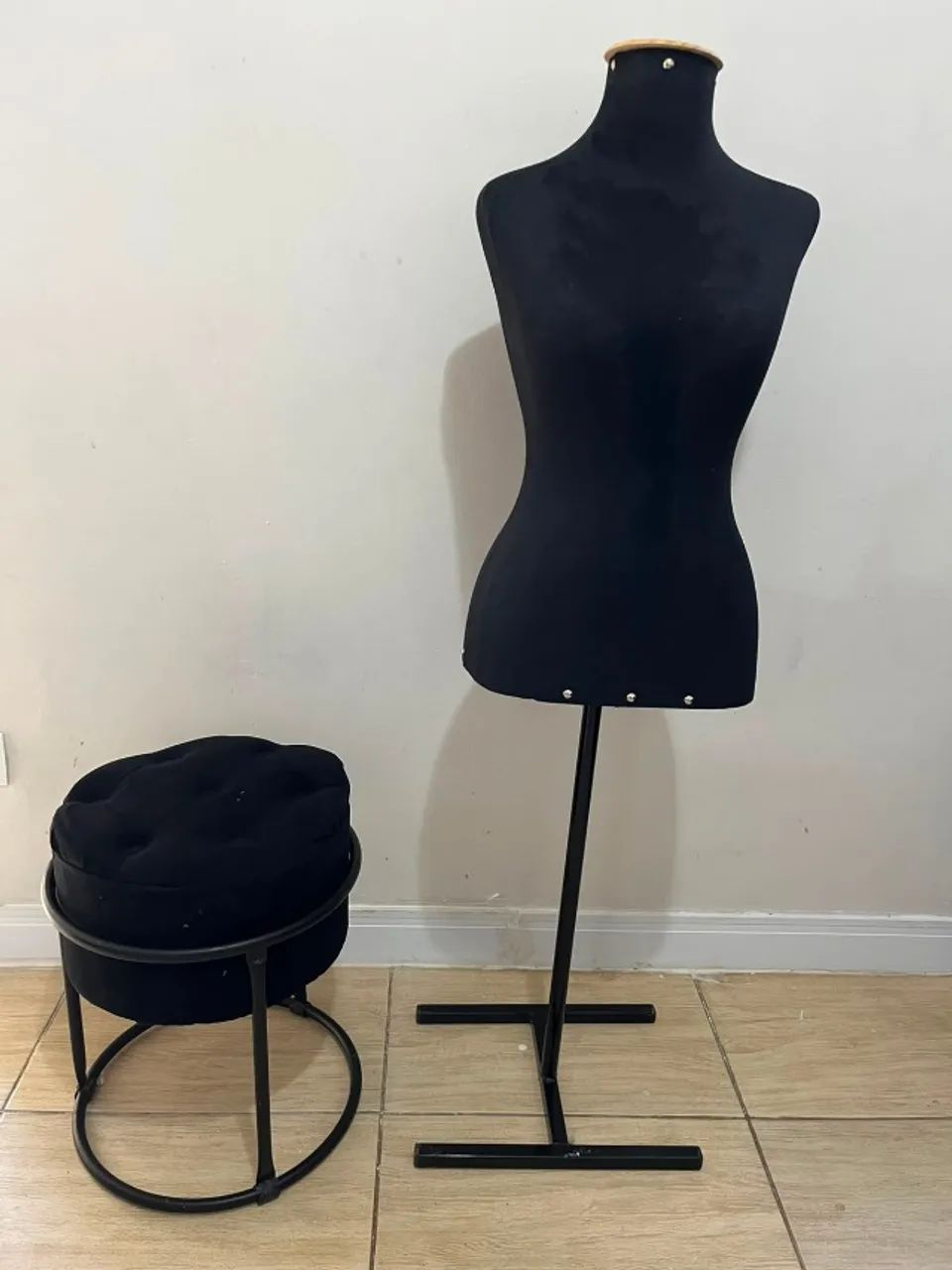 Manequim Feminino + Puff Banqueta - Foto 2