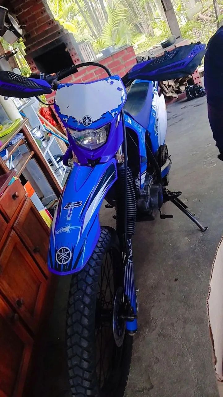 Yamaha TT-R 230  - Foto 4