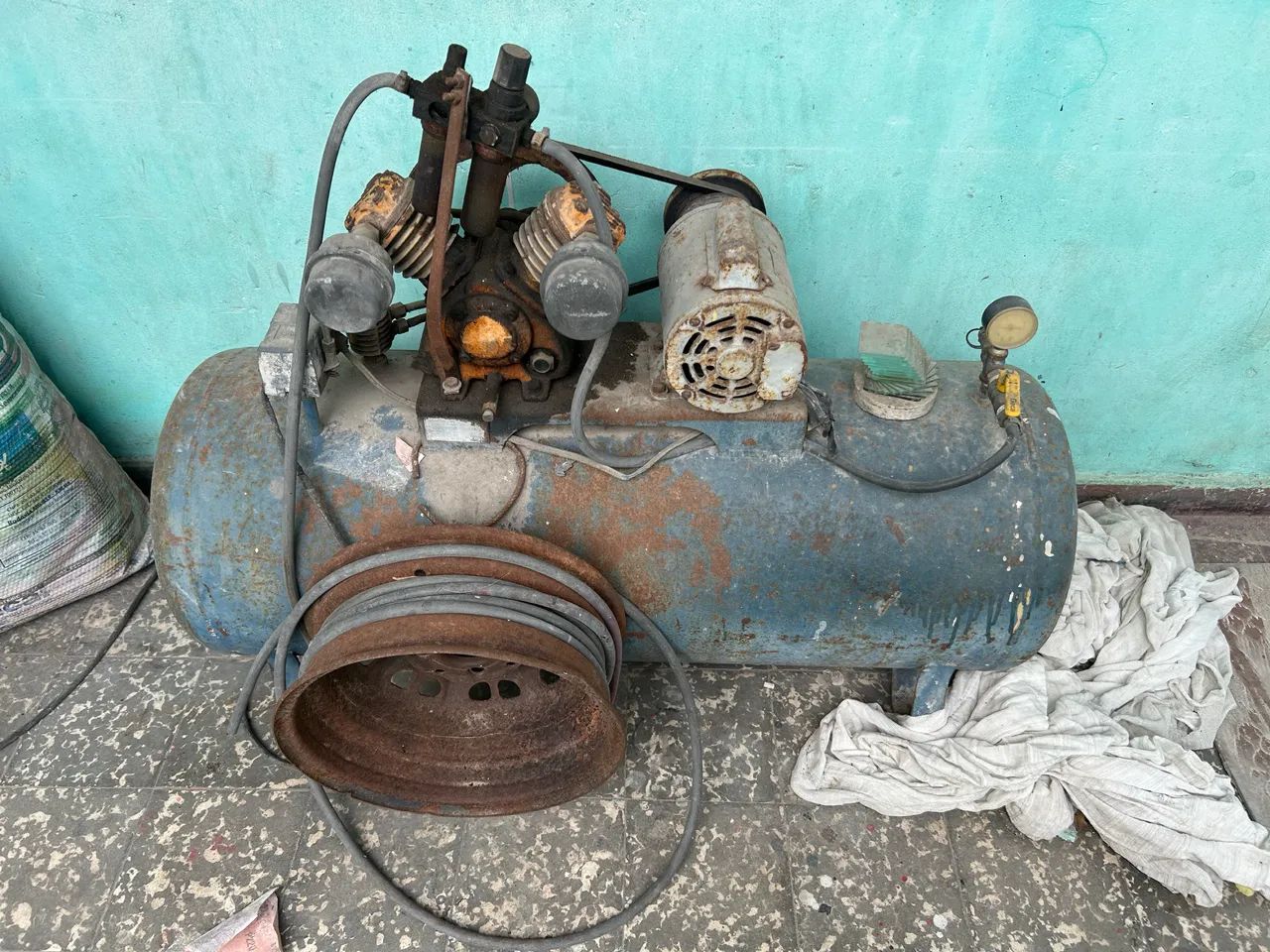 Compressor 180 litros  - Foto 2