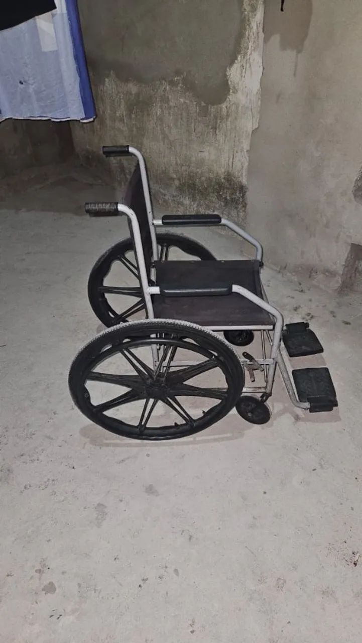 CADEIRA DE RODAS 