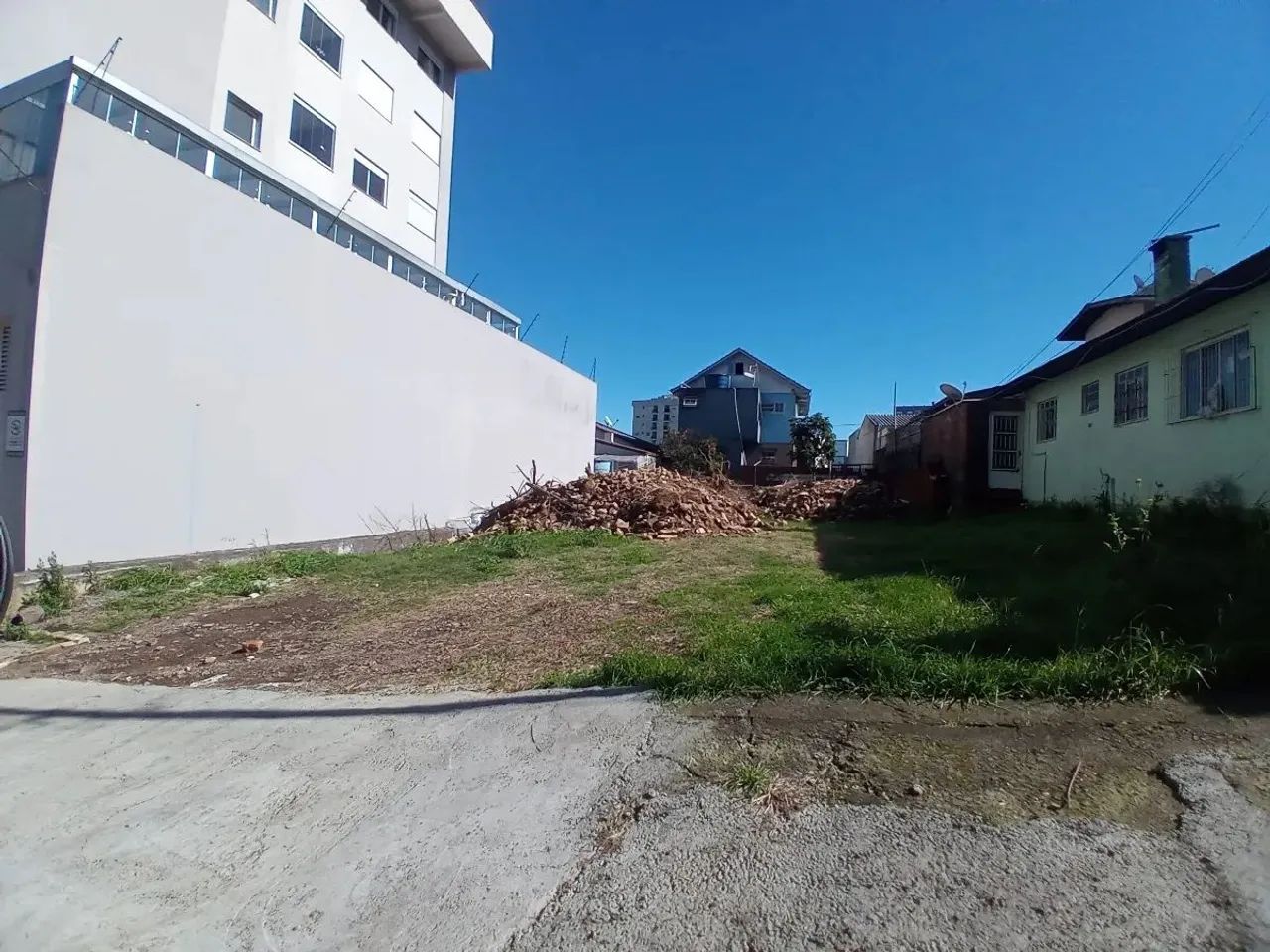 CAXIAS DO SUL - Terreno Padrão - CHARQUEADAS