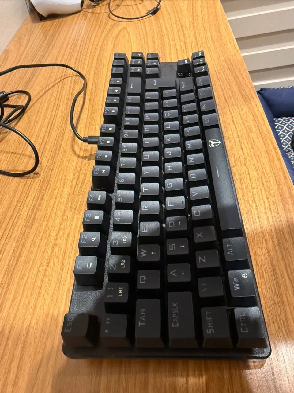 Teclado mecânico gamer T-Dagger Bora