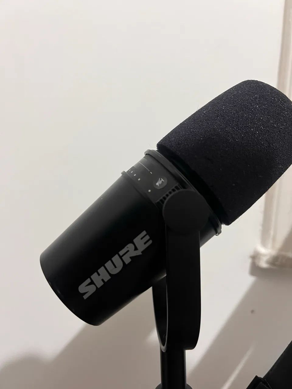 Microfone SHURE Podcast + Braço Rhode + XLR - Foto 4