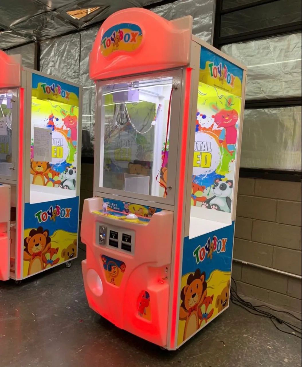 Máquina de pelúcias para parceria comercial