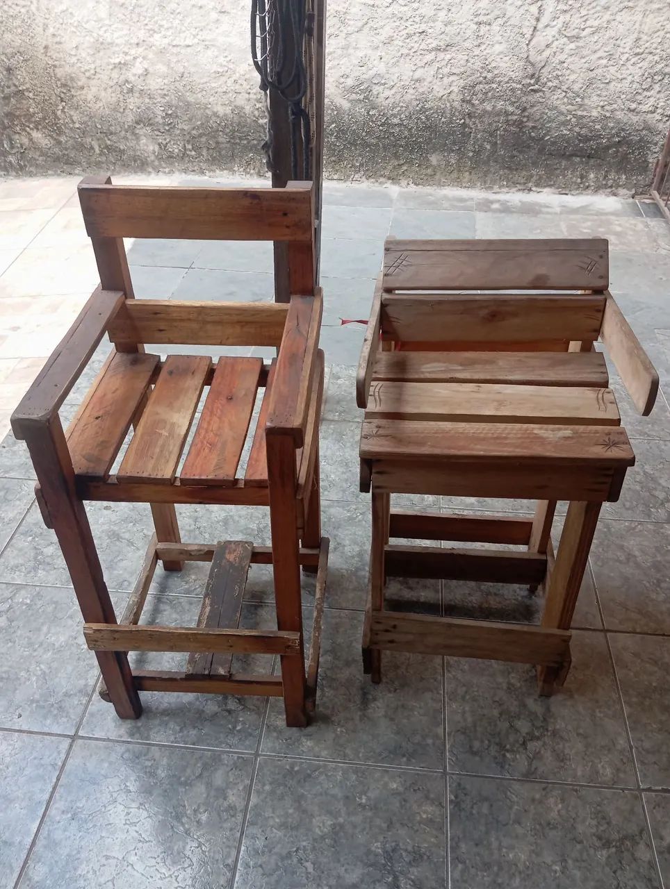 2 Cadeiras infantis de madeira - Foto 2