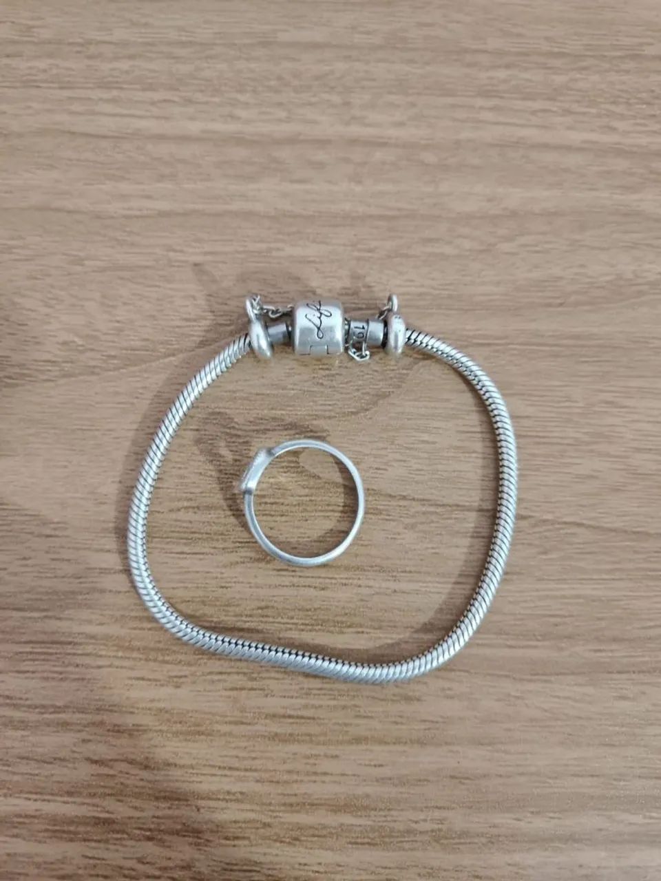 Pulseira Vivara com anel