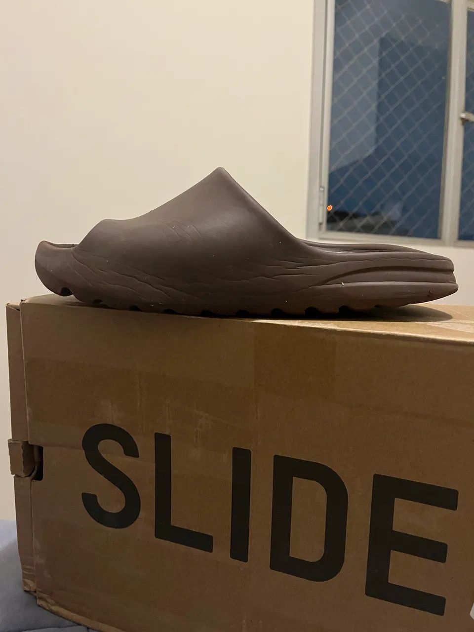 Yeezy slide original com caixa brown - Foto 2