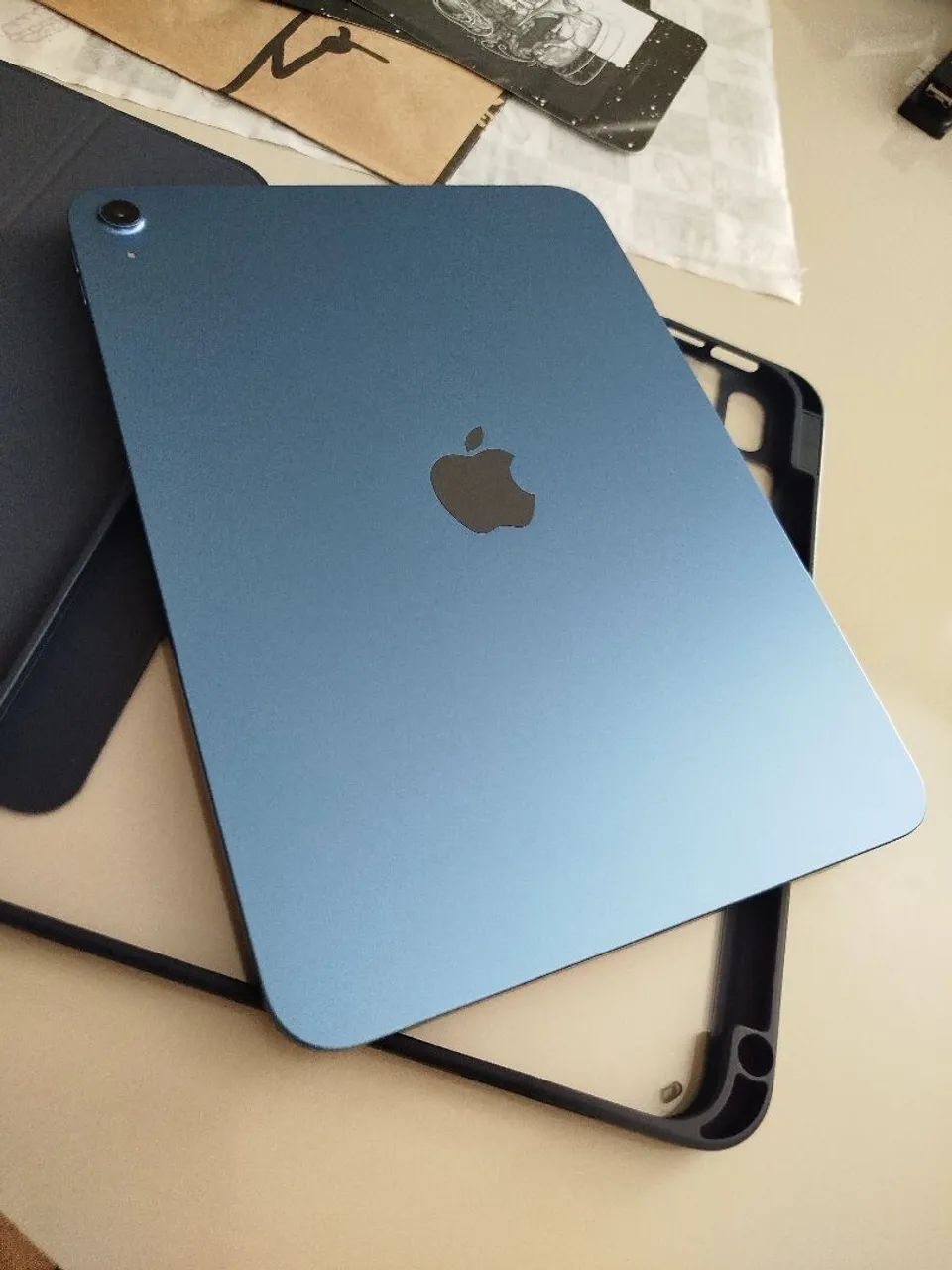 iPad 11 azul 128gb apenas 3 semanas de uso