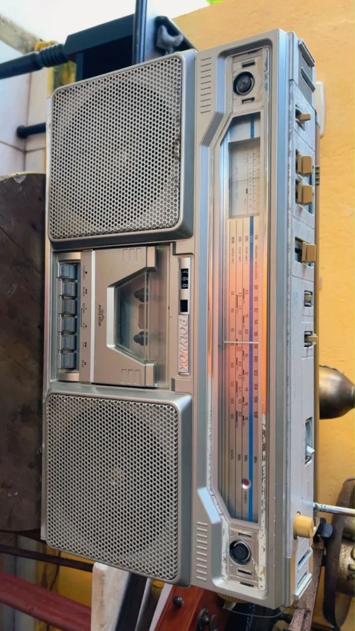 Lindo e antigo rádio poli vox  - Foto 2