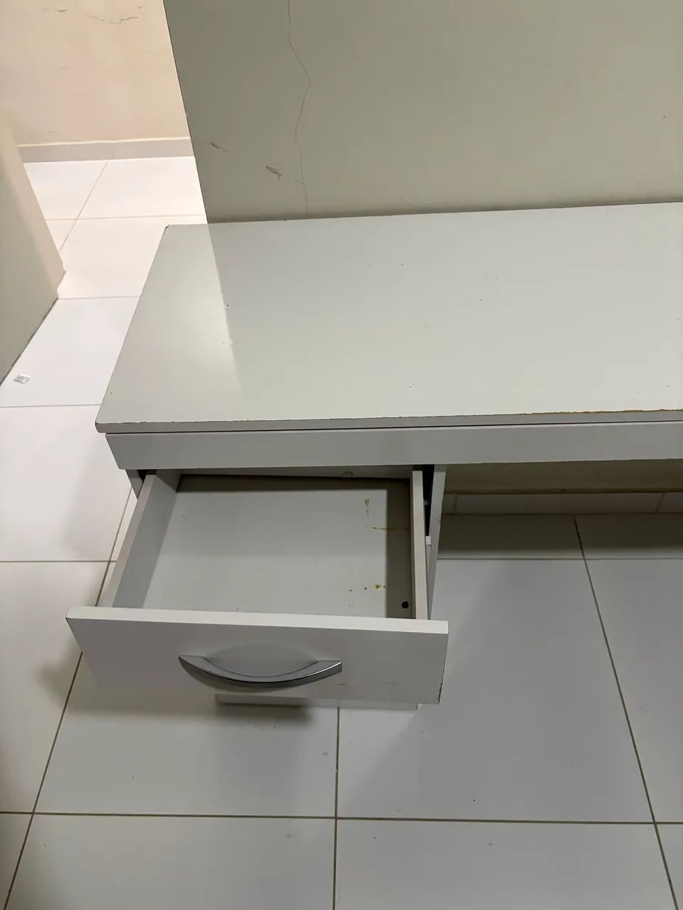 Escrivaninha com gaveta e porta  - Foto 4
