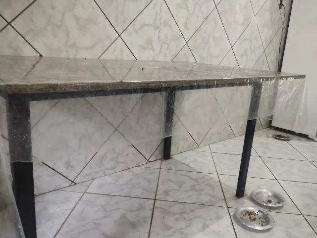 Mesa pedra em mármore sem cadeiras - Foto 2