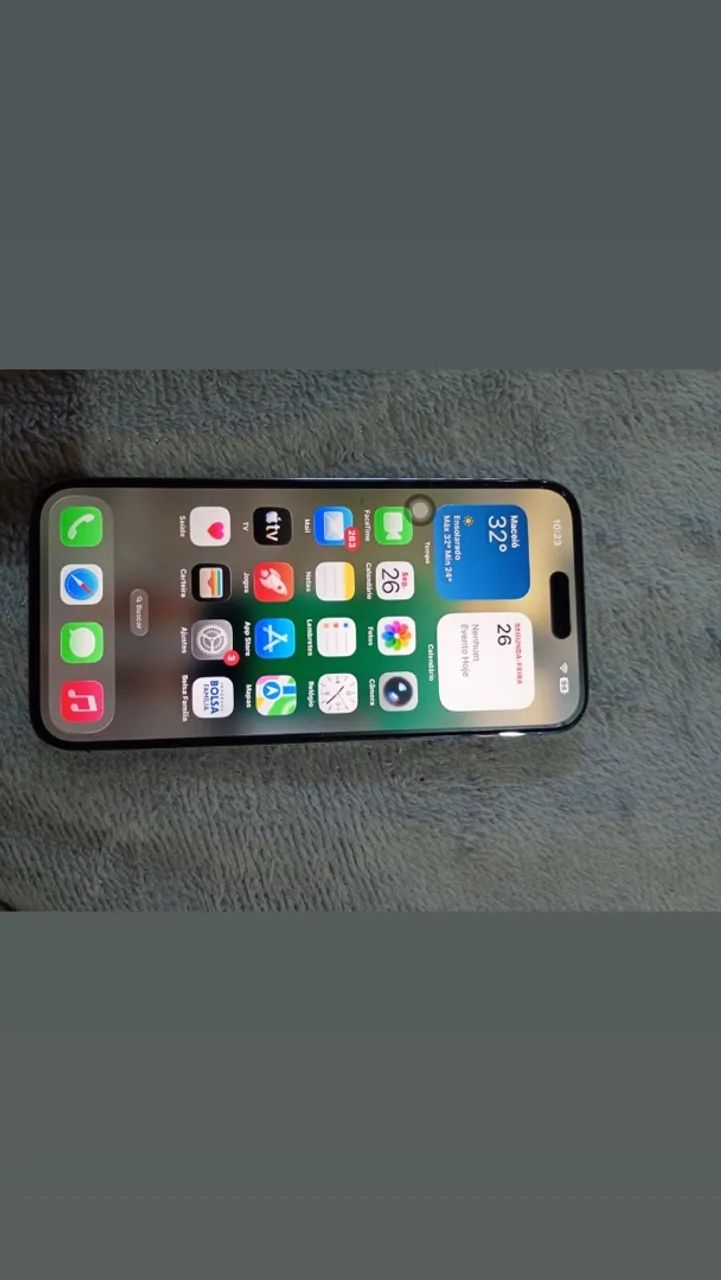 iPhone 14 Pro Max roxo