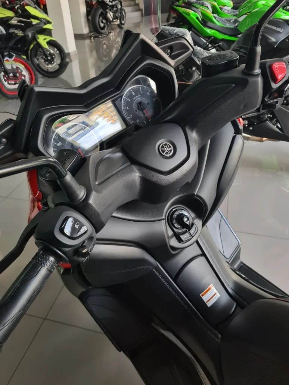 YAMAHA X MAX 250 - Foto 4