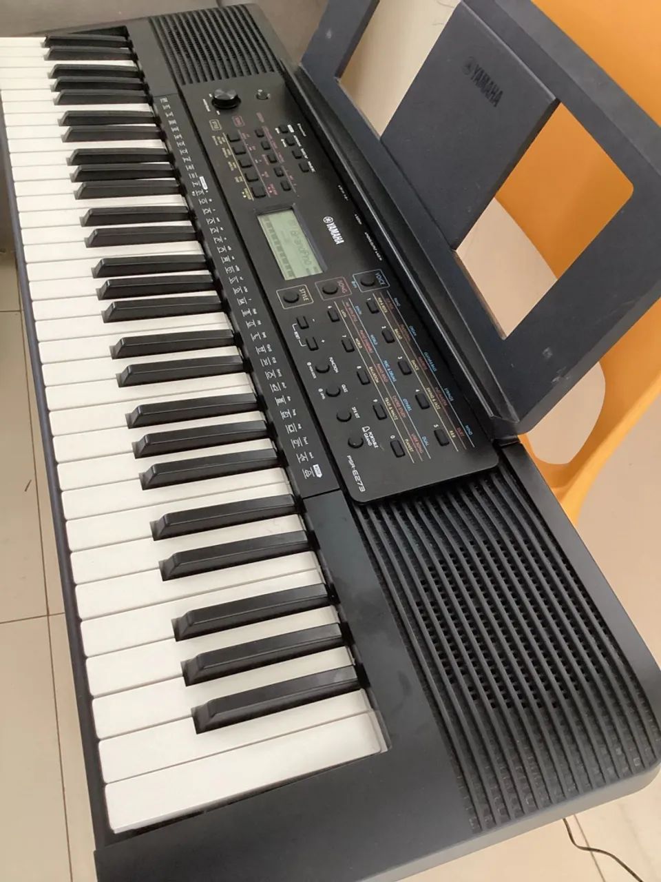Teclado Yamaha PSR E273 - Foto 3
