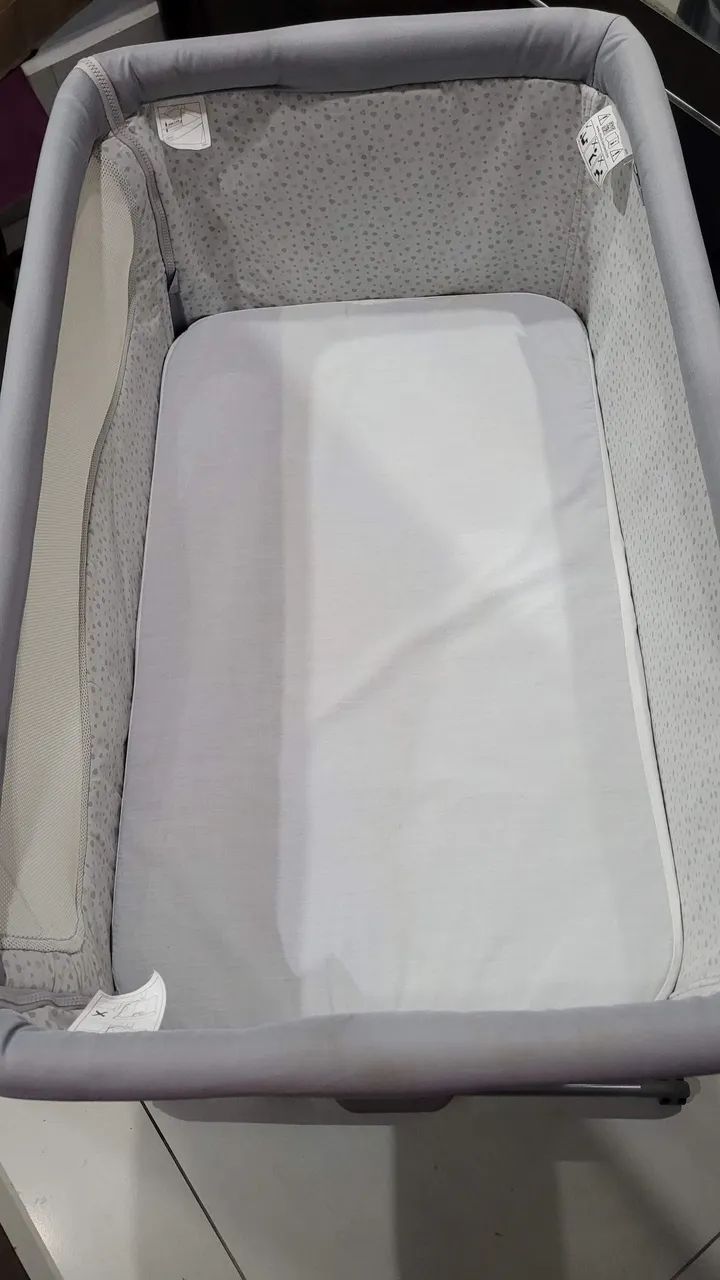 Berço Chicco Next 2Me Acoplado a cama. - Foto 3