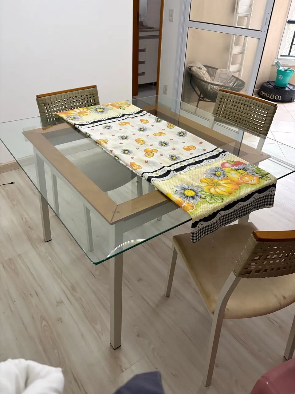 Mesa de Jantar 4 cadeiras 