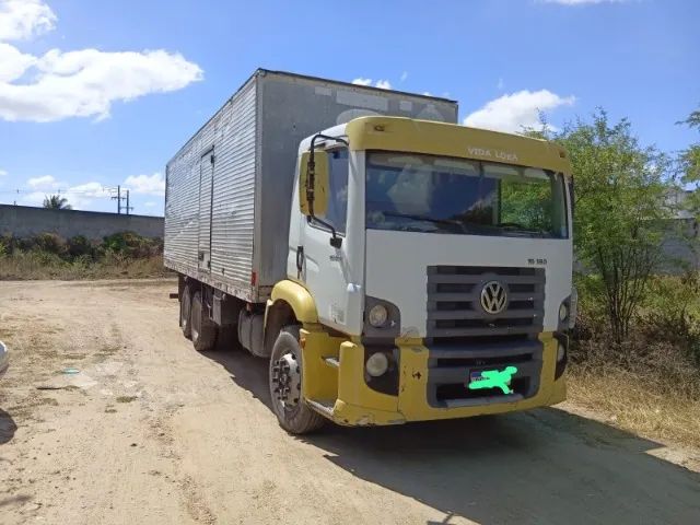  Vw 15180 trucado com baú 