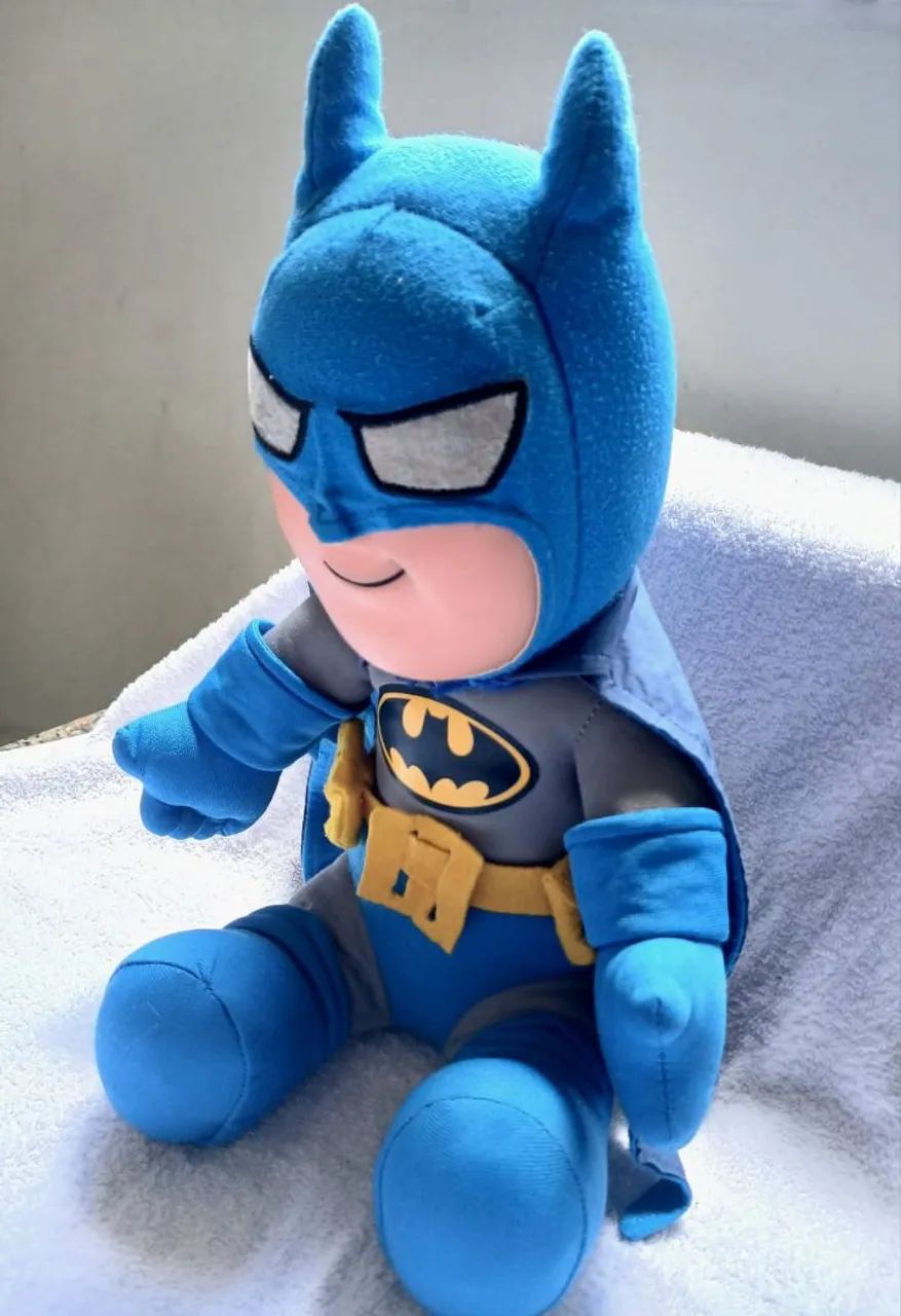 Boneco Batman Pelúcia e Vinil Multibrink  - Foto 3