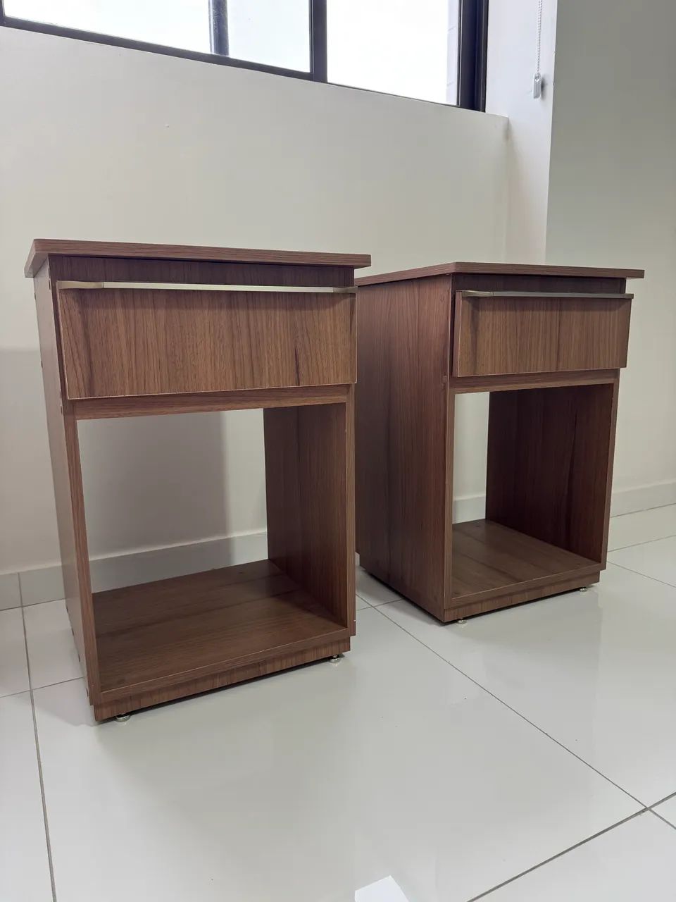 Base de cama + 2 mesas de cabeceira - Foto 4