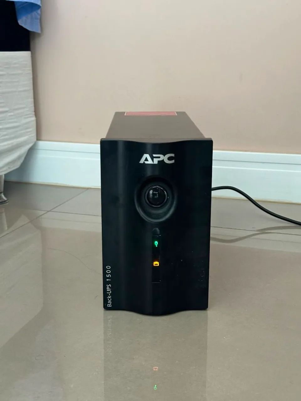 Nobreak APC Back-UPS RS 1500 BR (BR1500-BR) - 1500 VA / 825 W