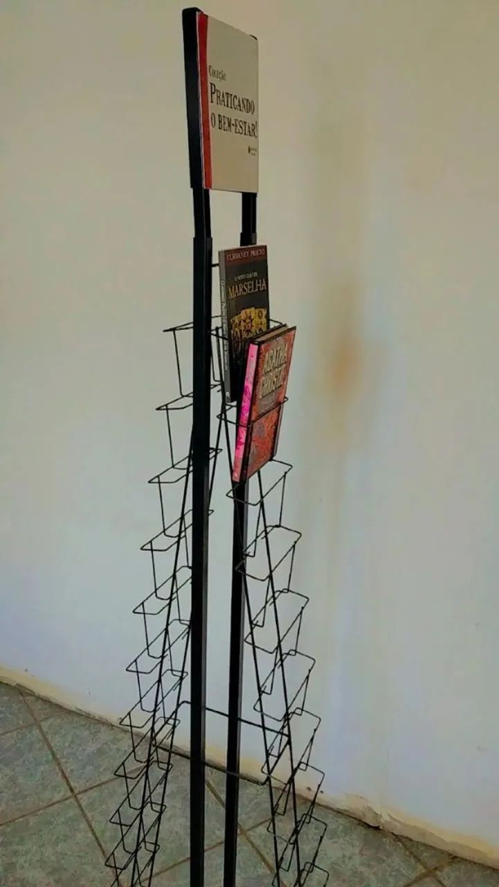 Prateleira de Livros - Foto 2
