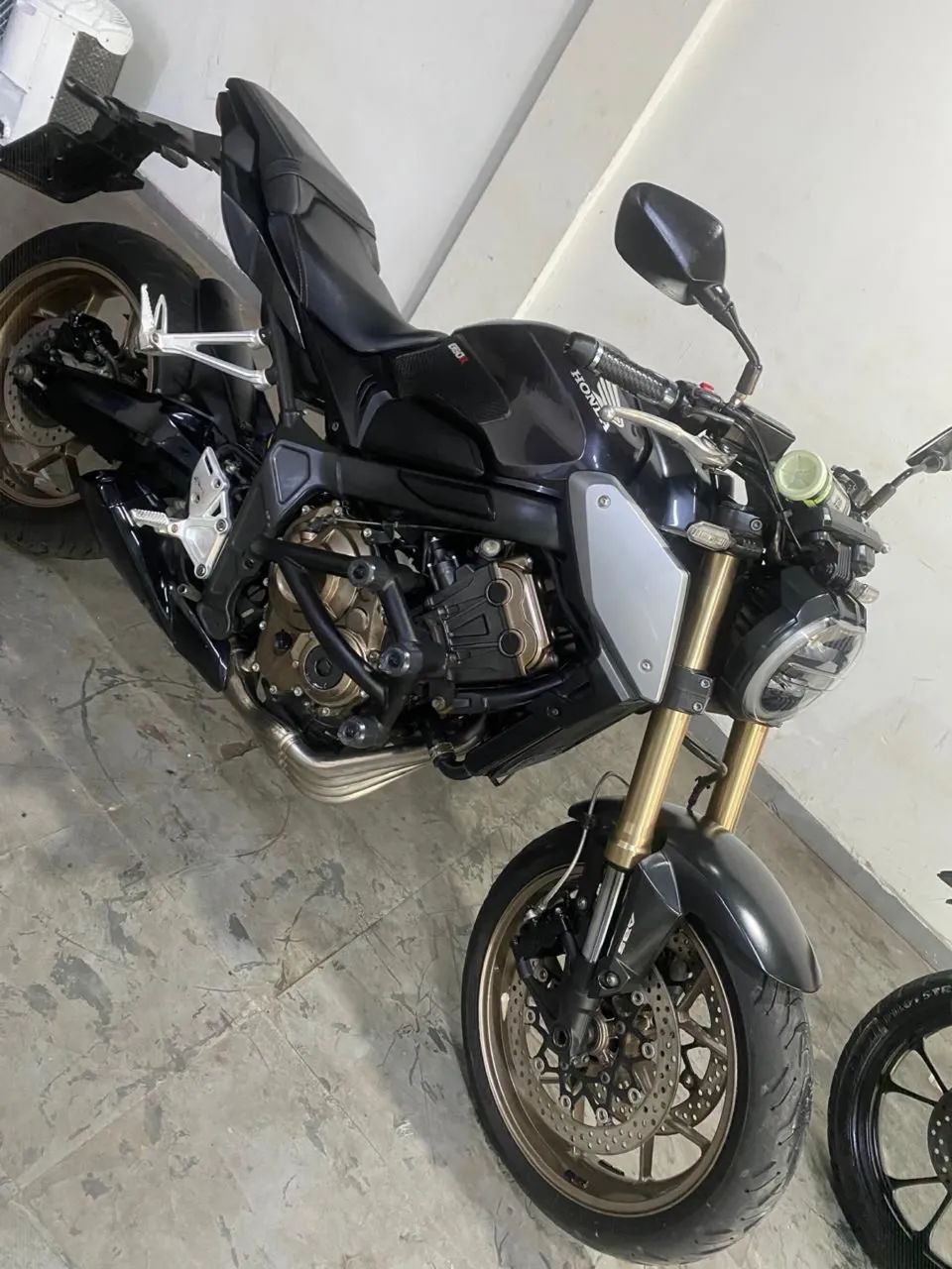 Cb 650 R