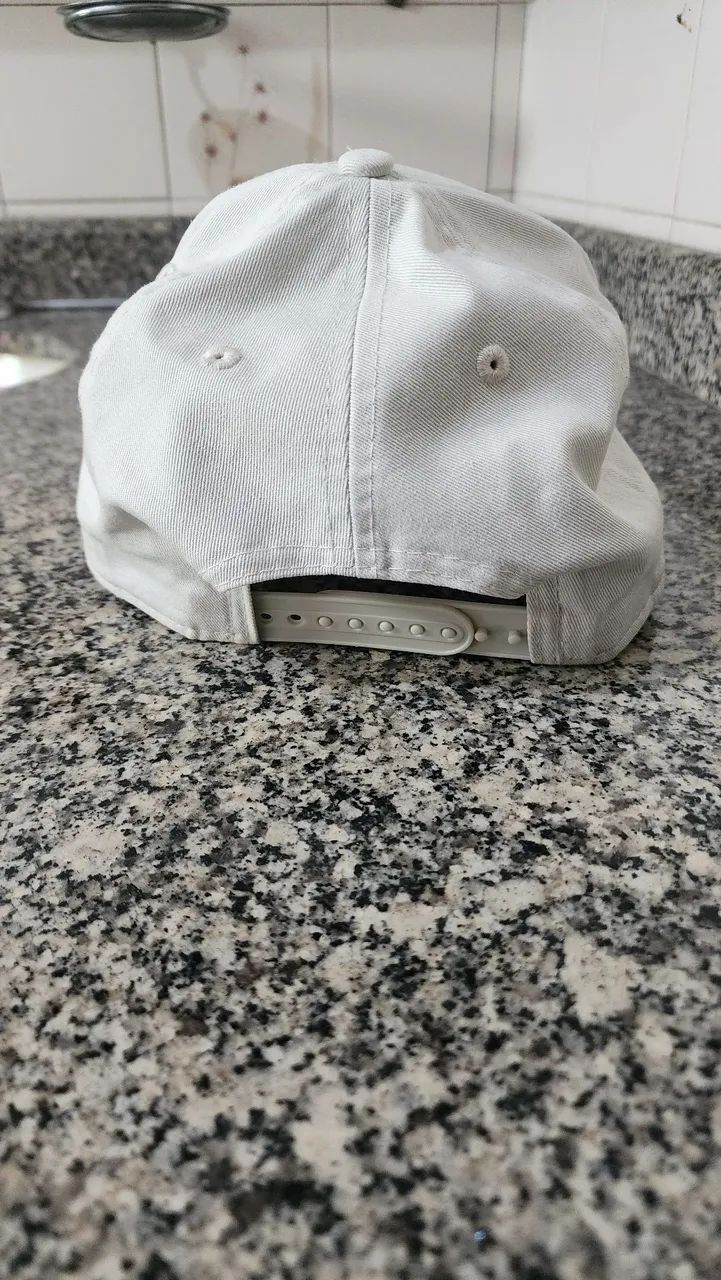 Bone New Era original lindo - Foto 4
