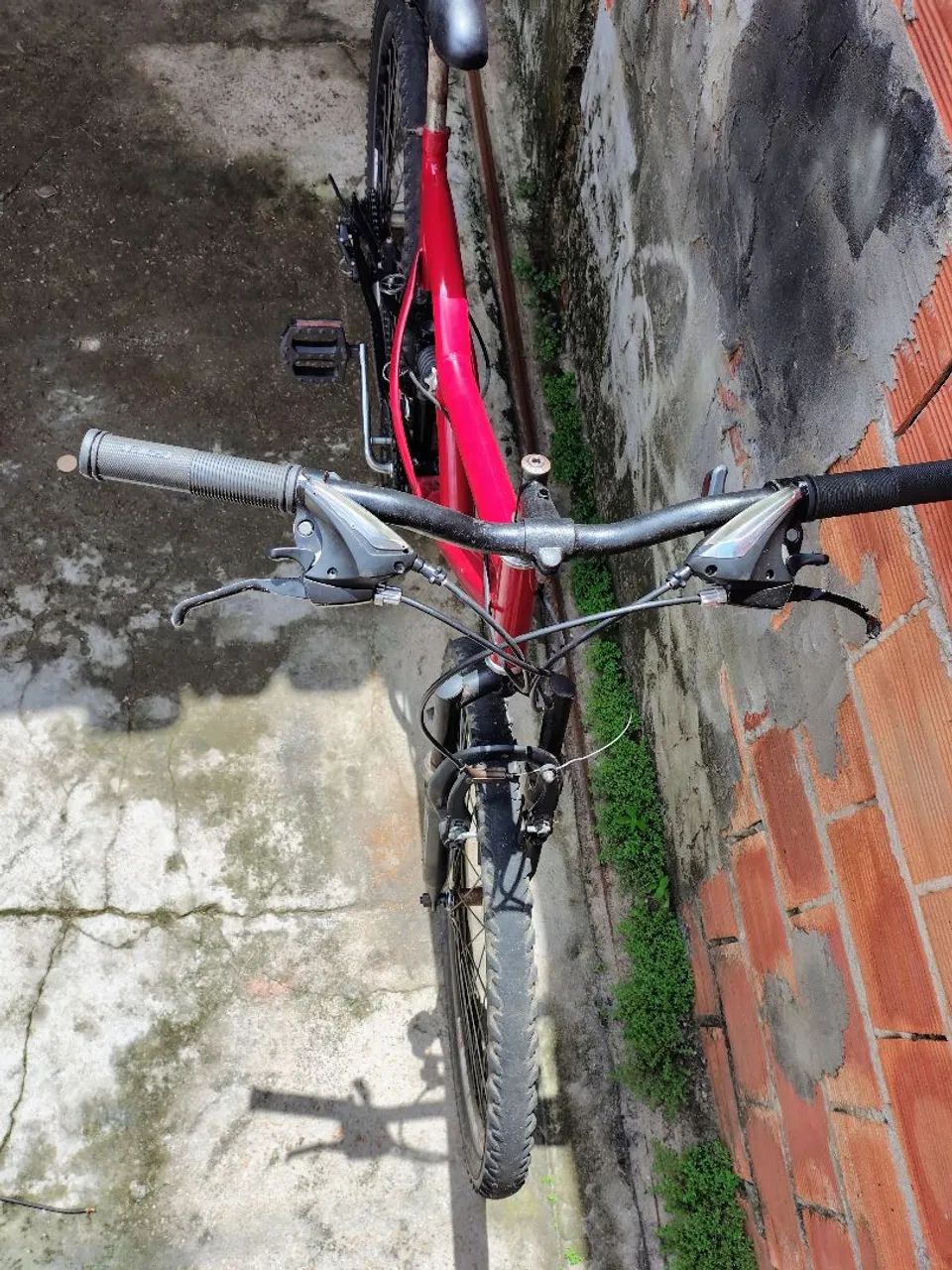Bicicleta aro 26 em bom estado - Foto 4