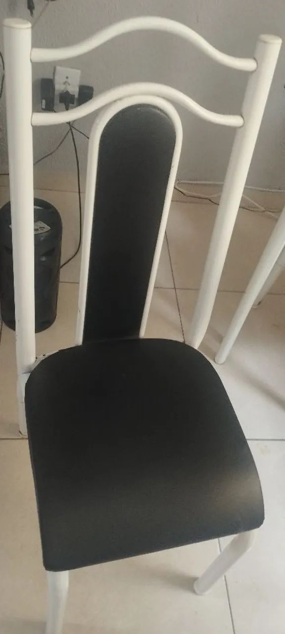 Mesa tampo de vidro com 4 cadeiras - Foto 2