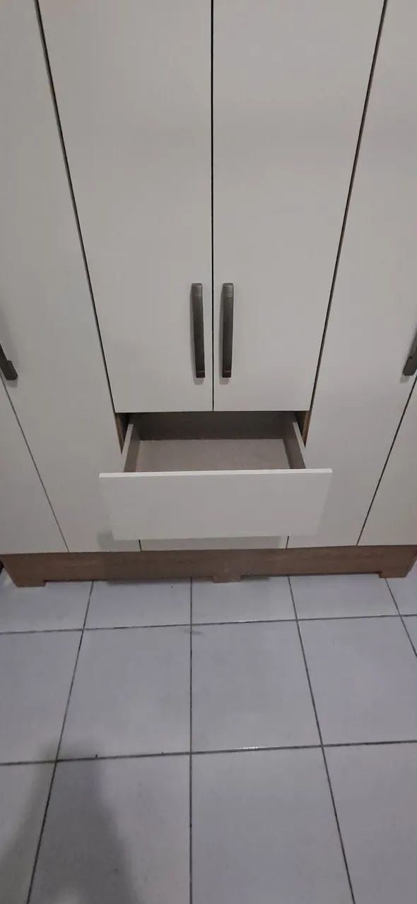 Guarda roupa semi novo - Foto 3