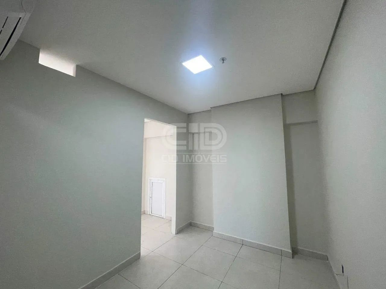 Sala comercial com aproximadamente 55m² no Ed. Helbor Dual Business Office - Foto 2