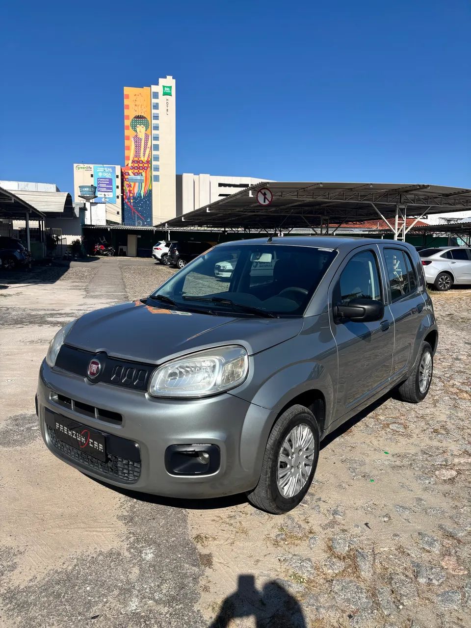 Fiat Uno Attractive 1.0 EVO Fire Flex 8V 5P 2016 - Foto 2