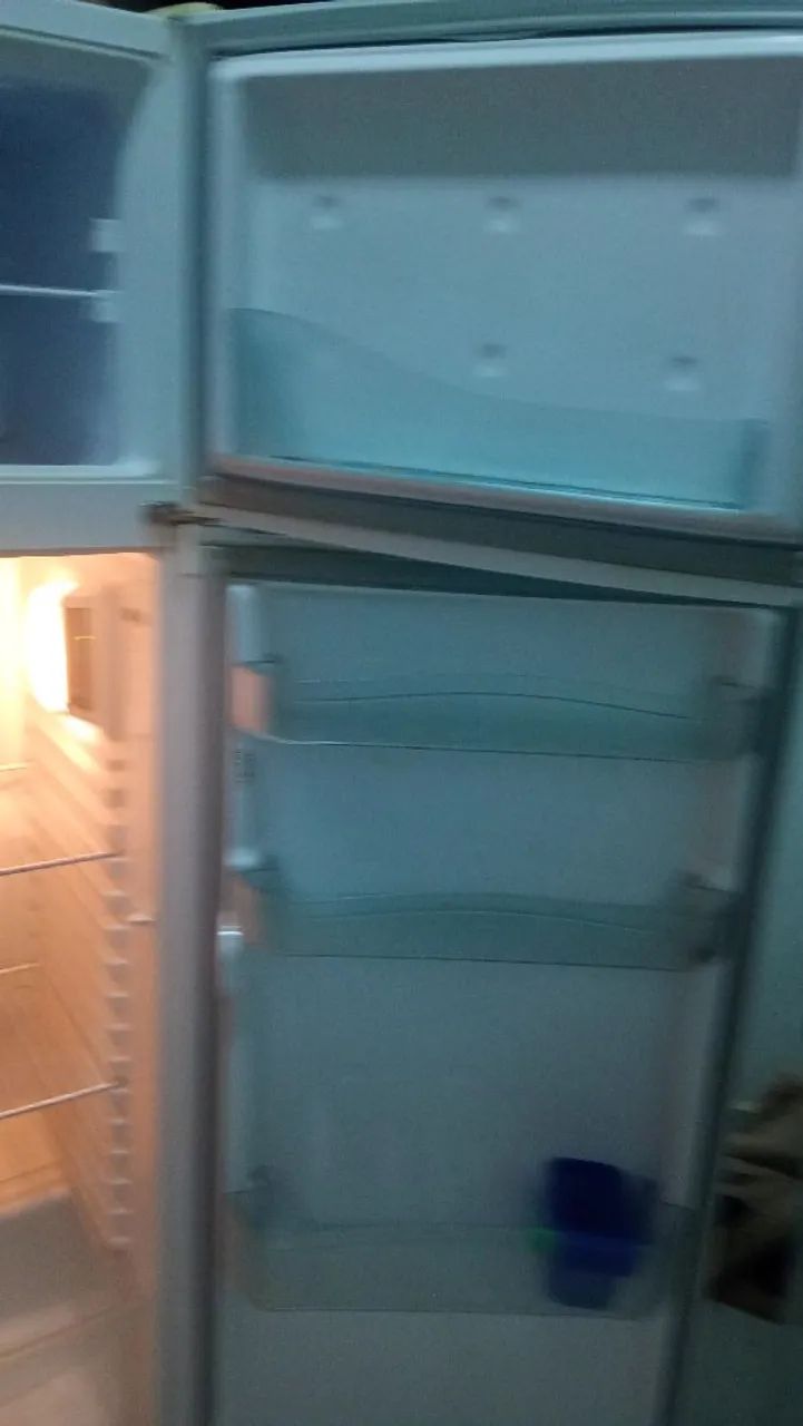Geladeira cônsul bem conservada 420 litros  - Foto 4