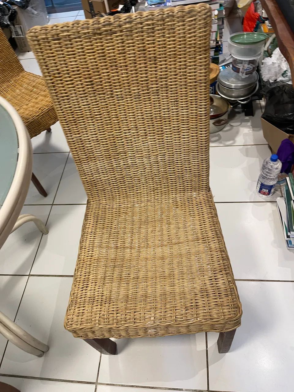 Cadeira de vime bem conservada  - Foto 3