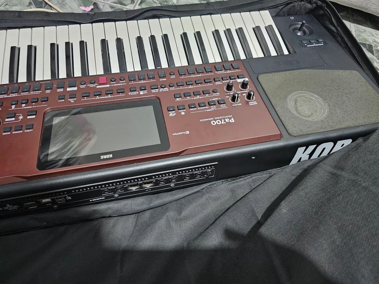 Teclado korg PA700 
