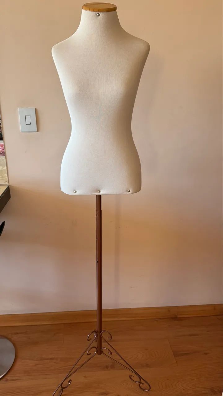 Manequim Busto Com Pedestal  - Foto 3