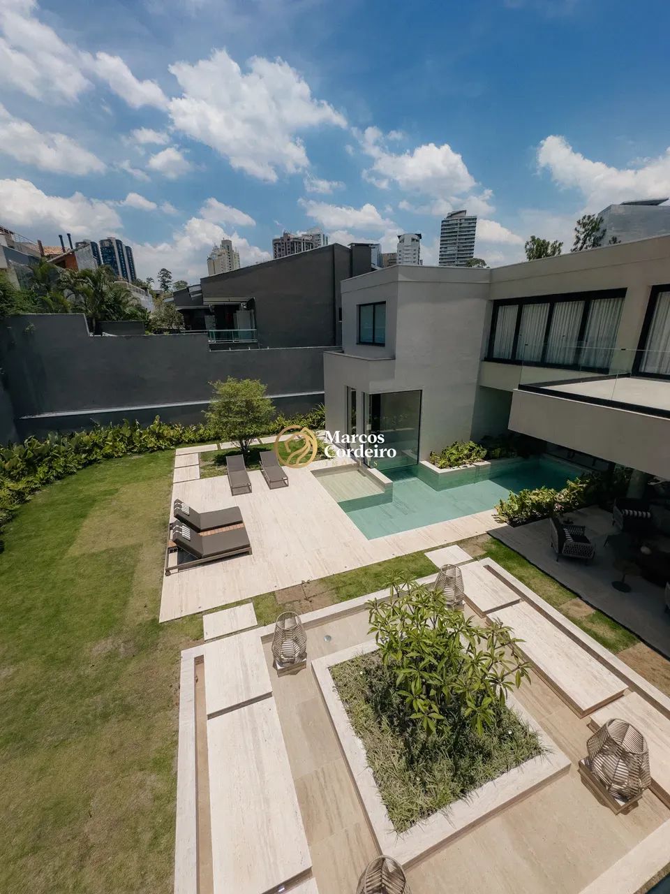 Casa para venda possui 980 metros quadrados com 7 quartos no Alphavile São Paulo - Foto 3