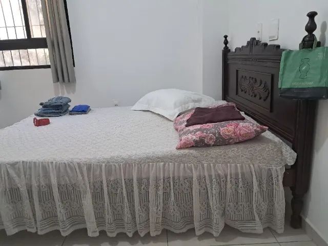 Cama de casal em madeira com colchão  - Foto 2