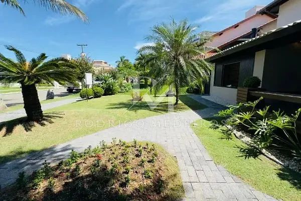 Casa à venda com 4 dormitórios e 2 suítes  300m² de área construída - Foto 3