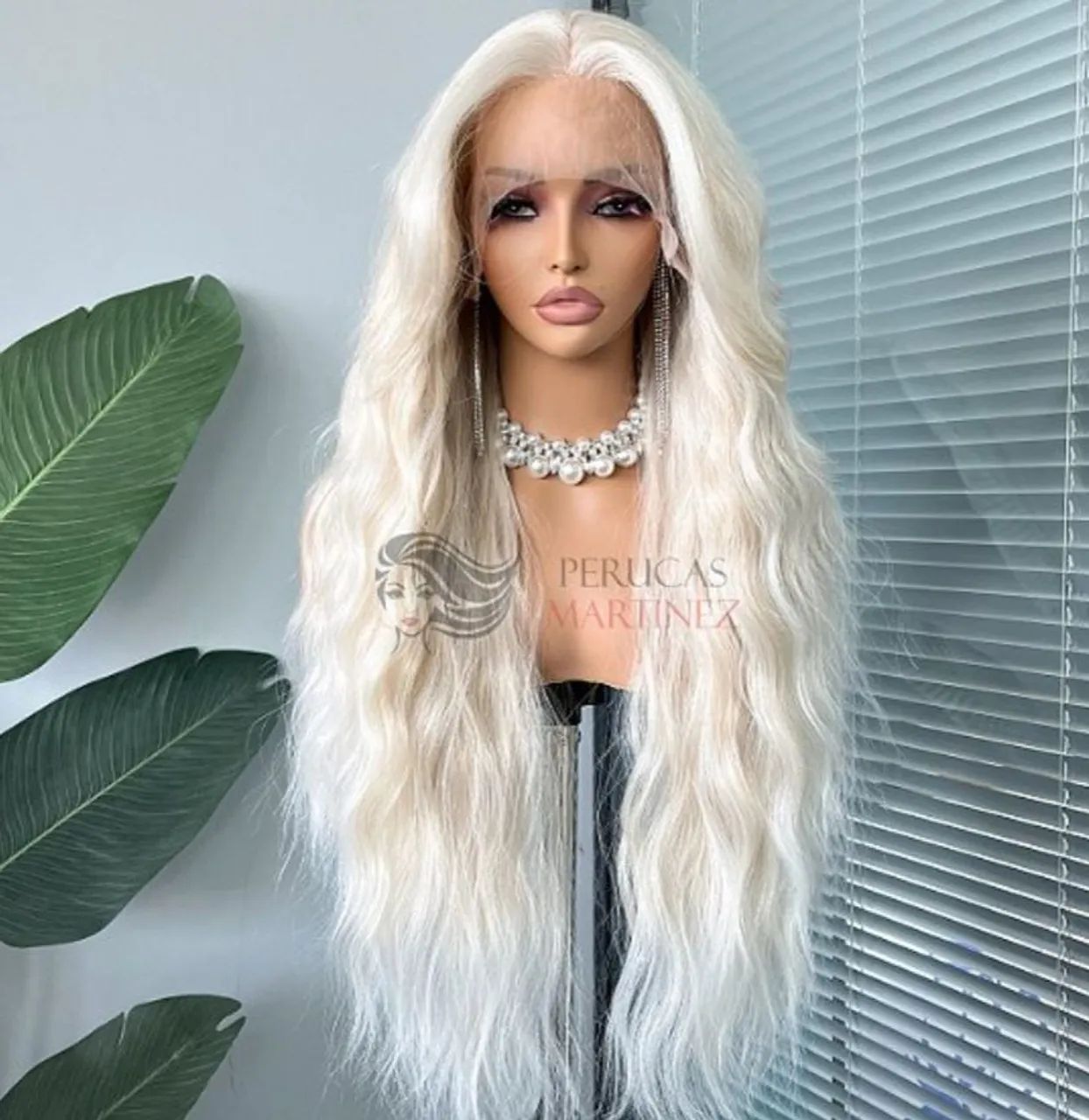 Full lace /katia platinada /70 cm / Perucas Martinez