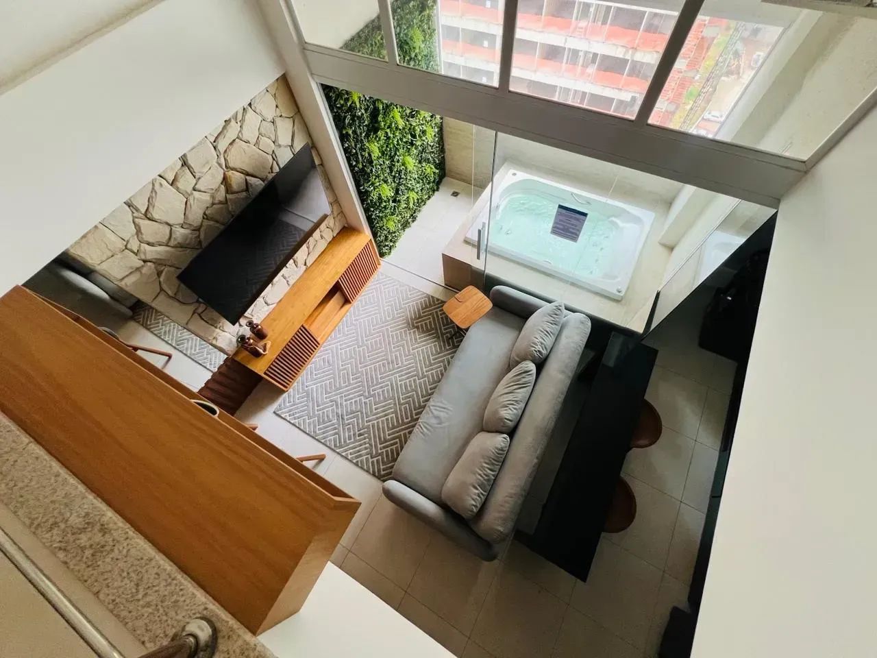 Alugo excelente Loft no Lozandes - Foto 2