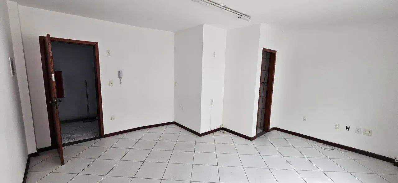 Sala Comercial para Aluguel no Centro da Cidade  30m² - Foto 2