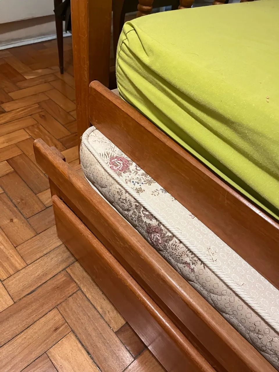 Bicama de Madeira Maciça + Colchões - Foto 3