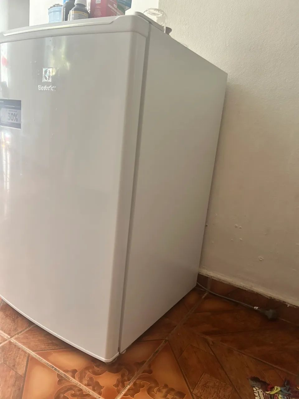 VENDE-SE FRIGOBAR ELECTROLUX 122 LITROS   - Foto 3
