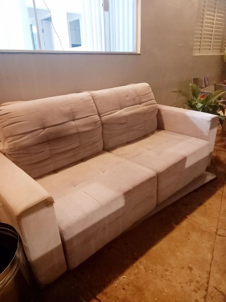 Vendo um sofá bonito e moderno em bom estado  - Foto 5